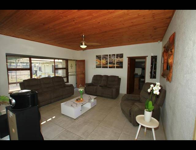 3 BEDROOM HOUSE FOR SALE IN SHIRLEY PARK
